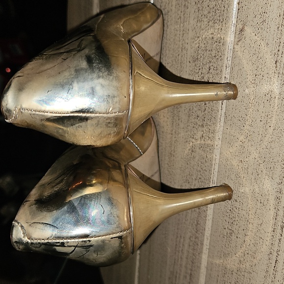 Shoes - Picture 4 of 6